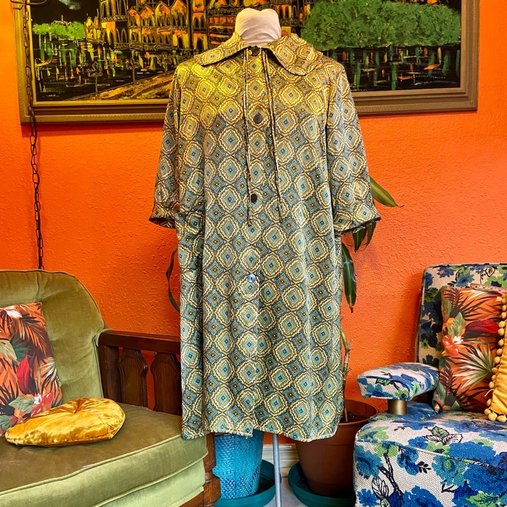 1970s trapeze cut house coat